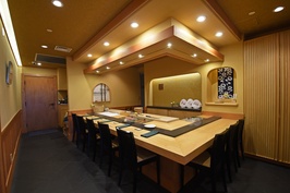 ○鮨（まる鮨）