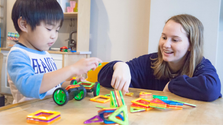 バイリンガル・ベビーシッター画像