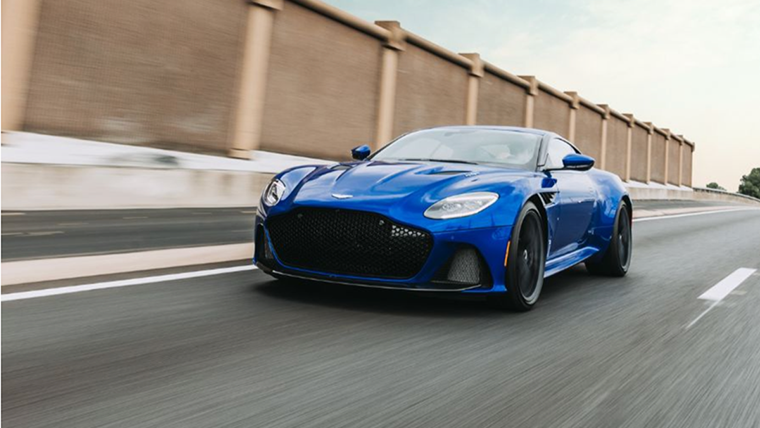 QEEQレンタカー画像