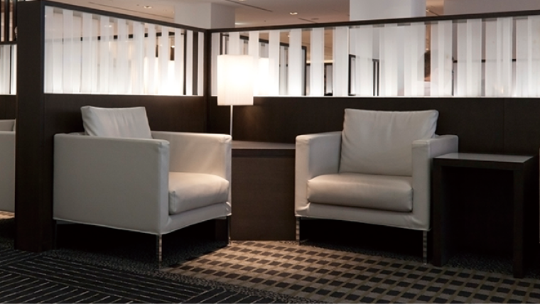 空港ラウンジ画像